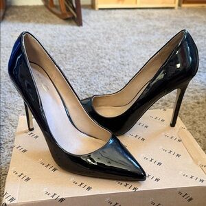 Mix No. 6 Black Patent Leather Heels. Size 7